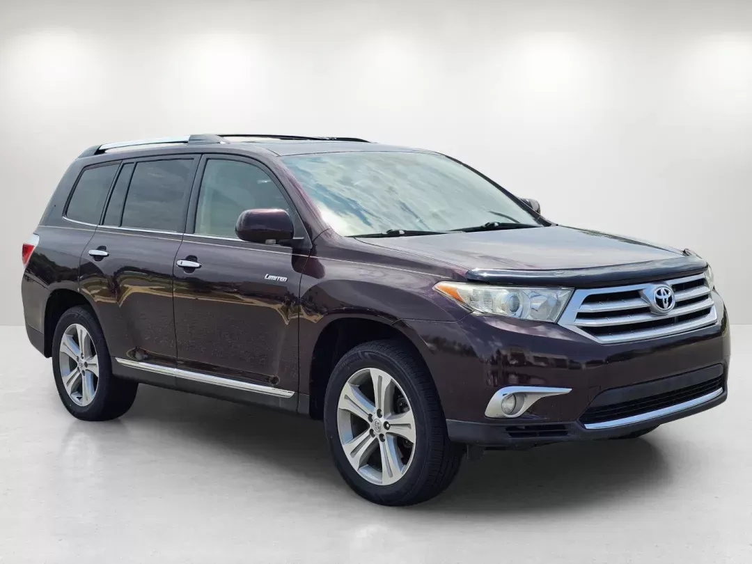2012 Toyota Highlander Limited (5TDDK3EH2CS) with an Other engine, located at 521 Old Farm Lane Rd, Prattville, AL, 36066, (334) 325-1505, 32.482460, -86.416367 - **Discover Your Next Adventure with the 2012 Toyota Highlander at Gils Auto in Prattville, AL!**<br /> <br /> Are you in search of a versatile SUV that can accommodate your family's needs while offering comfort and style for everyday adventures? Look no further than the 2012 Toyota Highlander Limite - Photo#2