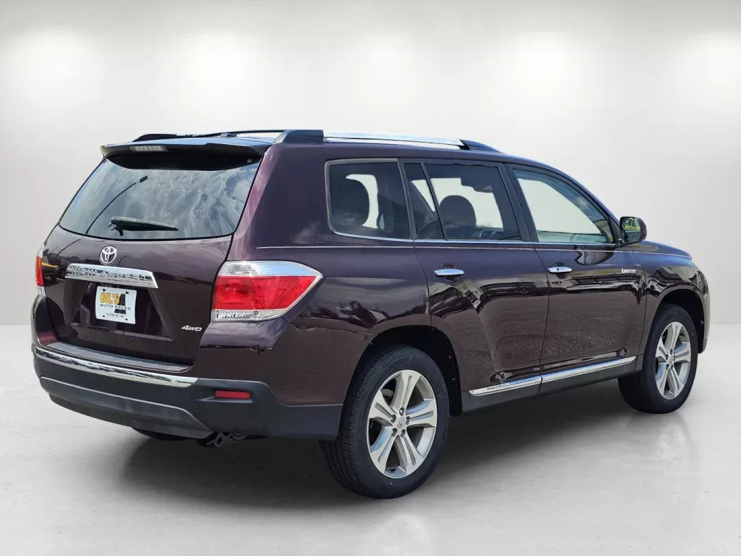2012 Toyota Highlander Limited (5TDDK3EH2CS) with an Other engine, located at 521 Old Farm Lane Rd, Prattville, AL, 36066, (334) 325-1505, 32.482460, -86.416367 - **Discover Your Next Adventure with the 2012 Toyota Highlander at Gils Auto in Prattville, AL!**<br /> <br /> Are you in search of a versatile SUV that can accommodate your family's needs while offering comfort and style for everyday adventures? Look no further than the 2012 Toyota Highlander Limite - Photo#4