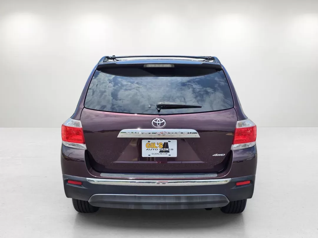 2012 Toyota Highlander Limited (5TDDK3EH2CS) with an Other engine, located at 521 Old Farm Lane Rd, Prattville, AL, 36066, (334) 325-1505, 32.482460, -86.416367 - **Discover Your Next Adventure with the 2012 Toyota Highlander at Gils Auto in Prattville, AL!**<br /> <br /> Are you in search of a versatile SUV that can accommodate your family's needs while offering comfort and style for everyday adventures? Look no further than the 2012 Toyota Highlander Limite - Photo#5