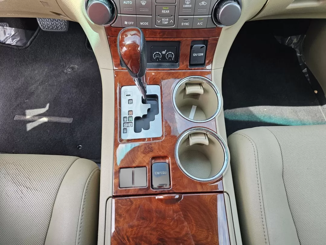2012 Toyota Highlander Limited (5TDDK3EH2CS) with an Other engine, located at 7000 Northlake Connector, Columbus, GA, 31904, (706) 987-8085, 32.524975, -84.978134 - 2012 Toyota Highlander Limited - Photo#12