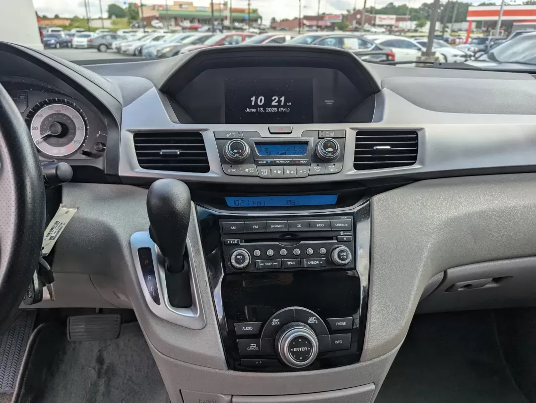 2012 Honda Odyssey EX-L (5FNRL5H68CB) with an Gas V6 3.5L/212 engine, 5-Speed Automatic transmission, located at 1430 Gateway Drive, Opelika, AL, 36801, (334) 239-0944, 32.637871, -85.409790 - 2012 Honda Odyssey EX-L - Photo#15