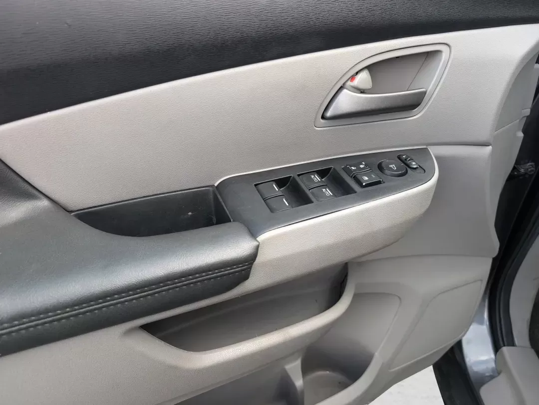 2012 Honda Odyssey EX-L (5FNRL5H68CB) with an Gas V6 3.5L/212 engine, 5-Speed Automatic transmission, located at 3959 U.S. 80 W, Phenix City, AL, 36870, (334) 297-4885, 32.469296, -85.135185 - 2012 Honda Odyssey EX-L - Photo#8
