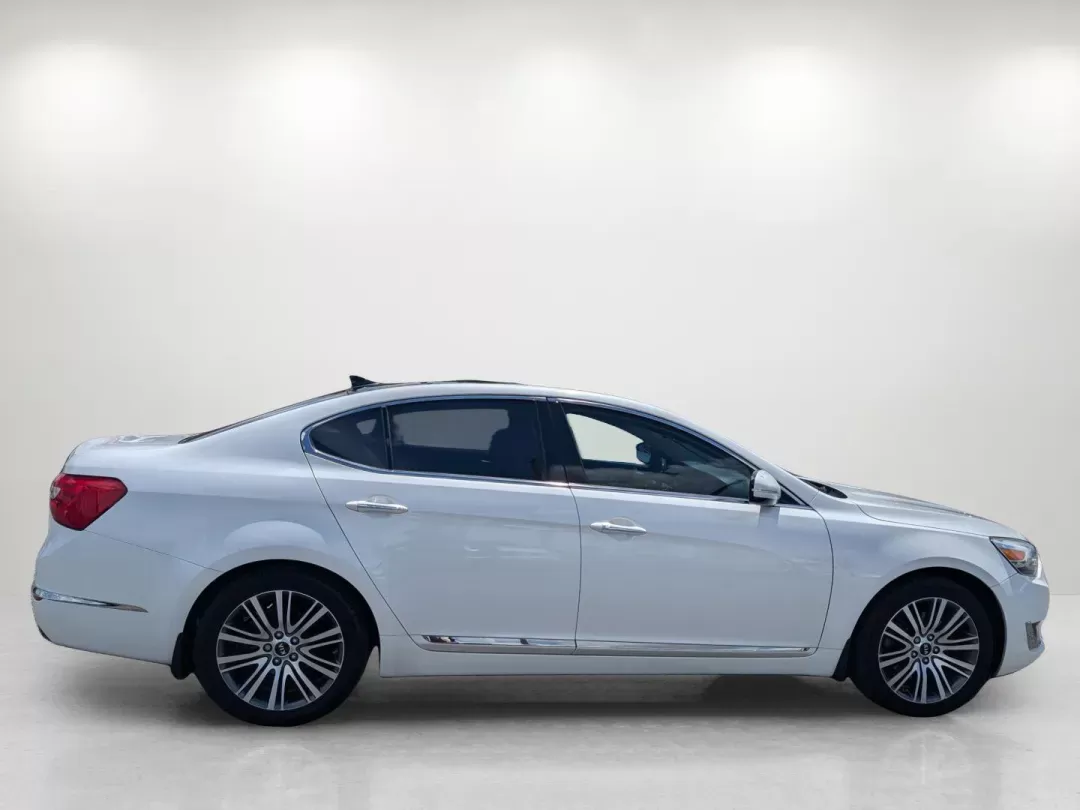 2015 /Beige Kia Cadenza Premium (KNALN4D74F5) with an Regular Unleaded V-6 3.3 L/204 engine, 6-Speed Automatic w/OD transmission, located at 521 Old Farm Lane Rd, Prattville, AL, 36066, (334) 325-1505, 32.482460, -86.416367 - 2015 Kia Cadenza Premium - Photo#4