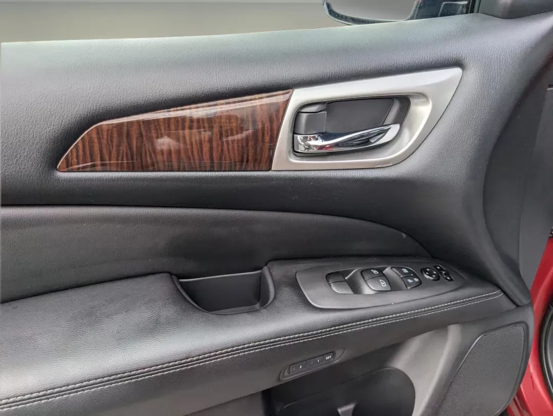 2014 /Charcoal Nissan Pathfinder SL (5N1AR2MN4EC) with an Regular Unleaded V-6 3.5 L/213 engine, 1-Speed CVT w/OD transmission, located at 521 Old Farm Lane Rd, Prattville, AL, 36066, (334) 325-1505, 32.482460, -86.416367 - 2014 Nissan Pathfinder SL - Photo#8
