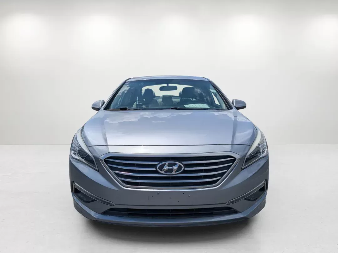 2015 /Gray Hyundai Sonata 2.4L SE (5NPE24AF5FH) with an Regular Unleaded I-4 2.4 L/144 engine, 6-Speed Automatic w/OD transmission, located at 3959 U.S. 80 W, Phenix City, AL, 36870, (334) 297-4885, 32.469296, -85.135185 - 2015 Hyundai Sonata 2.4L SE - Photo#1