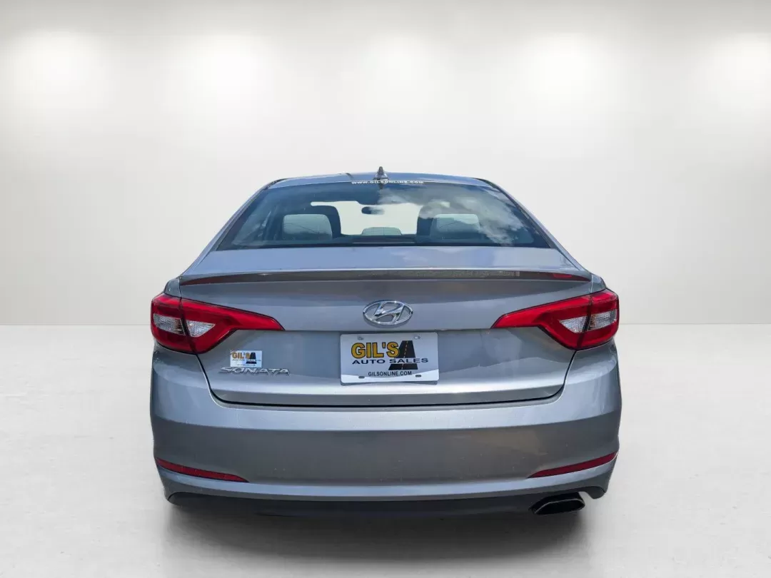 2015 /Gray Hyundai Sonata 2.4L SE (5NPE24AF5FH) with an Regular Unleaded I-4 2.4 L/144 engine, 6-Speed Automatic w/OD transmission, located at 3959 U.S. 80 W, Phenix City, AL, 36870, (334) 297-4885, 32.469296, -85.135185 - 2015 Hyundai Sonata 2.4L SE - Photo#5