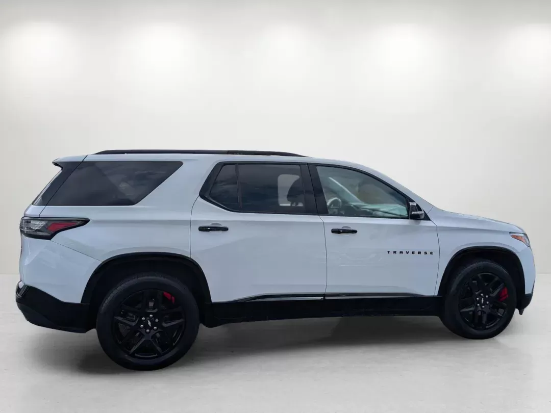 2021 /Jet Black Chevrolet Traverse Premier (1GNERKKW5MJ) with an Gas V6 3.6L/217 engine, 9-Speed Automatic transmission, located at 3959 U.S. 80 W, Phenix City, AL, 36870, (334) 297-4885, 32.469296, -85.135185 - 2021 Chevrolet Traverse Premier - Photo#3