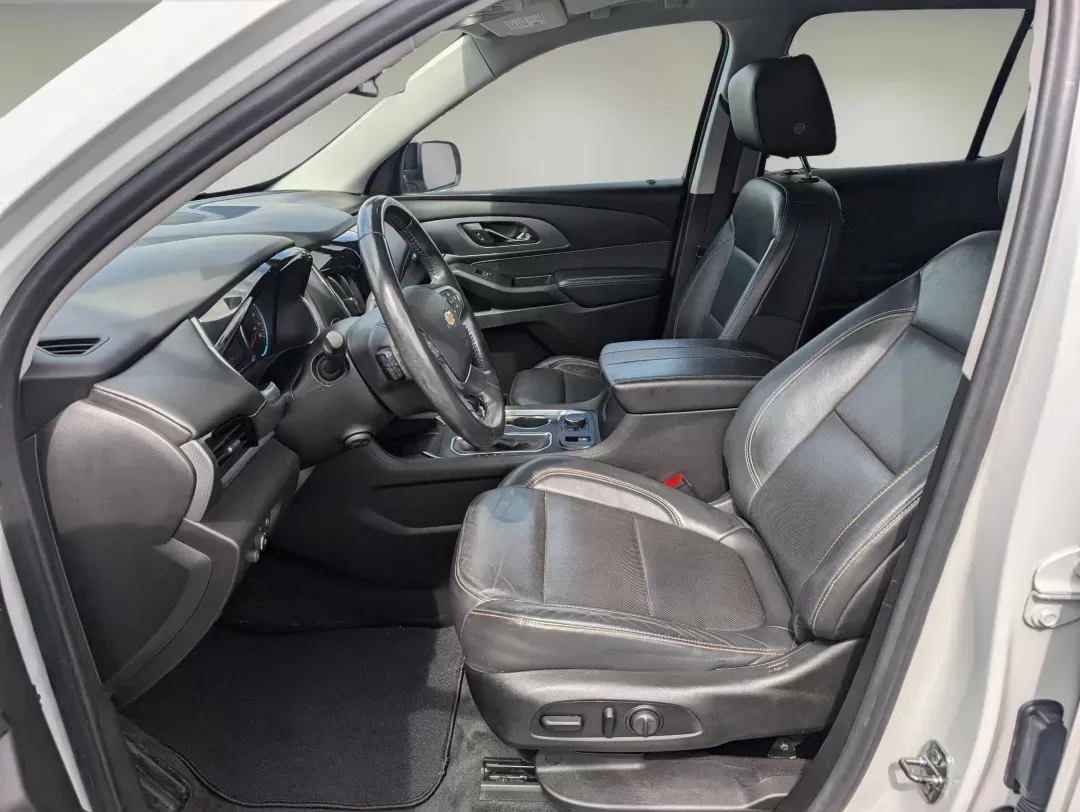 2021 /Jet Black Chevrolet Traverse Premier (1GNERKKW5MJ) with an Gas V6 3.6L/217 engine, 9-Speed Automatic transmission, located at 3959 U.S. 80 W, Phenix City, AL, 36870, (334) 297-4885, 32.469296, -85.135185 - 2021 Chevrolet Traverse Premier - Photo#9