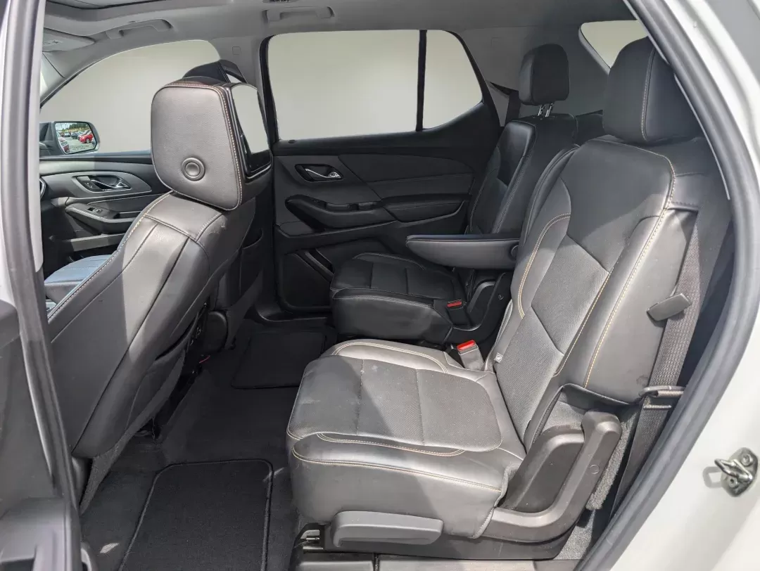 2021 /Jet Black Chevrolet Traverse Premier (1GNERKKW5MJ) with an Gas V6 3.6L/217 engine, 9-Speed Automatic transmission, located at 3959 U.S. 80 W, Phenix City, AL, 36870, (334) 297-4885, 32.469296, -85.135185 - 2021 Chevrolet Traverse Premier - Photo#10