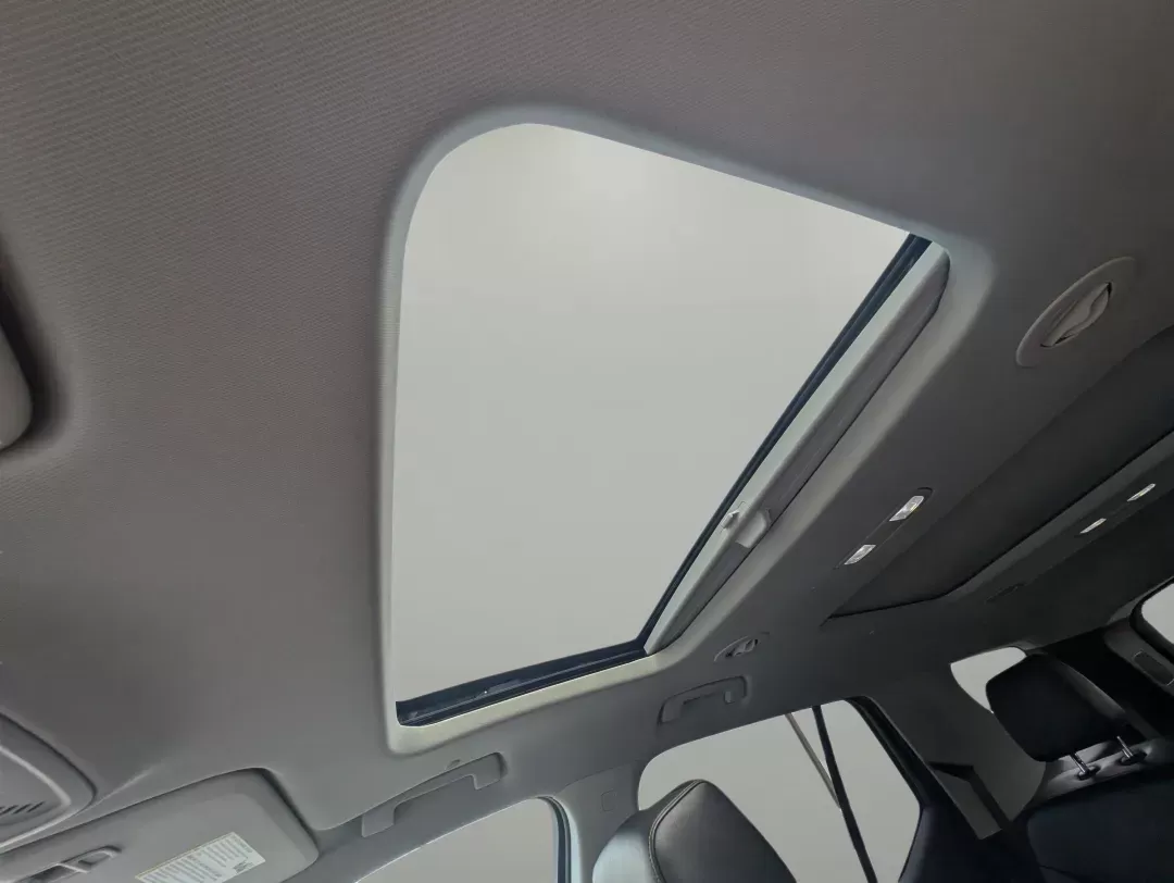 2021 /Jet Black Chevrolet Traverse Premier (1GNERKKW5MJ) with an Gas V6 3.6L/217 engine, 9-Speed Automatic transmission, located at 3959 U.S. 80 W, Phenix City, AL, 36870, (334) 297-4885, 32.469296, -85.135185 - 2021 Chevrolet Traverse Premier - Photo#18