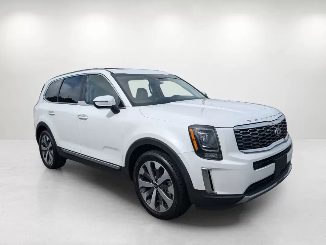 2020 /Gray Kia Telluride S (5XYP6DHC3LG) with an Regular Unleaded V-6 3.8 L/231 engine, 8-Speed Automatic w/OD transmission, located at 3959 U.S. 80 W, Phenix City, AL, 36870, (334) 297-4885, 32.469296, -85.135185 - 2020 Kia Telluride S - Photo#2