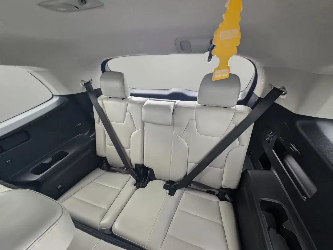 2020 /Gray Kia Telluride S (5XYP6DHC3LG) with an Regular Unleaded V-6 3.8 L/231 engine, 8-Speed Automatic w/OD transmission, located at 3959 U.S. 80 W, Phenix City, AL, 36870, (334) 297-4885, 32.469296, -85.135185 - 2020 Kia Telluride S - Photo#11