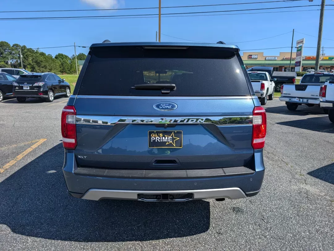 2018 Ford Expedition XLT (1FMJU1JT3JE) with an Twin Turbo Regular Unleaded V-6 3.5 L/213 engine, 10-Speed Automatic w/OD transmission, located at 3959 U.S. 80 W, Phenix City, AL, 36870, (334) 297-4885, 32.469296, -85.135185 - **Discover Your Next Adventure: 2018 Ford Expedition XLT at Gils Auto - Phenix City!**<br /> <br /> Are you ready to elevate your family road trips, weekend getaways, or daily commutes? Look no further than the rugged yet refined 2018 Ford Expedition XLT, available now at **Gils Auto**, your trusted - Photo#5