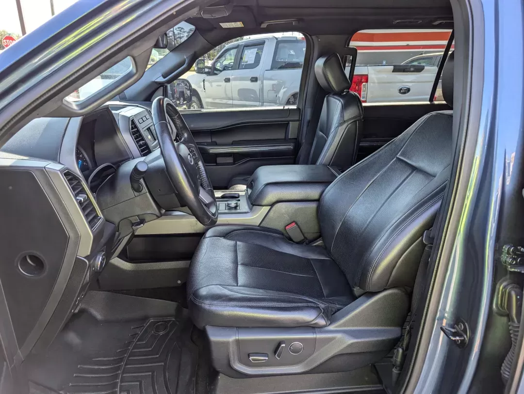 2018 Ford Expedition XLT (1FMJU1JT3JE) with an Twin Turbo Regular Unleaded V-6 3.5 L/213 engine, 10-Speed Automatic w/OD transmission, located at 3959 U.S. 80 W, Phenix City, AL, 36870, (334) 297-4885, 32.469296, -85.135185 - **Discover Your Next Adventure: 2018 Ford Expedition XLT at Gils Auto - Phenix City!**<br /> <br /> Are you ready to elevate your family road trips, weekend getaways, or daily commutes? Look no further than the rugged yet refined 2018 Ford Expedition XLT, available now at **Gils Auto**, your trusted - Photo#9