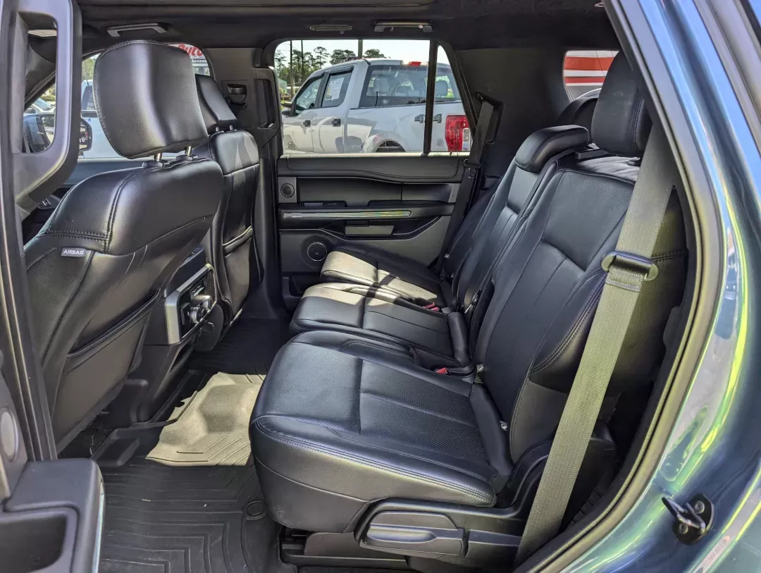 2018 Ford Expedition XLT (1FMJU1JT3JE) with an Twin Turbo Regular Unleaded V-6 3.5 L/213 engine, 10-Speed Automatic w/OD transmission, located at 3959 U.S. 80 W, Phenix City, AL, 36870, (334) 297-4885, 32.469296, -85.135185 - **Discover Your Next Adventure: 2018 Ford Expedition XLT at Gils Auto - Phenix City!**<br /> <br /> Are you ready to elevate your family road trips, weekend getaways, or daily commutes? Look no further than the rugged yet refined 2018 Ford Expedition XLT, available now at **Gils Auto**, your trusted - Photo#10