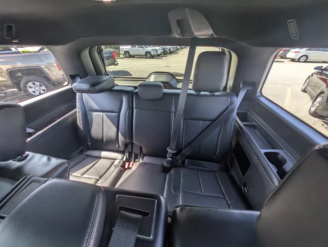 2018 Ford Expedition XLT (1FMJU1JT3JE) with an Twin Turbo Regular Unleaded V-6 3.5 L/213 engine, 10-Speed Automatic w/OD transmission, located at 3959 U.S. 80 W, Phenix City, AL, 36870, (334) 297-4885, 32.469296, -85.135185 - **Discover Your Next Adventure: 2018 Ford Expedition XLT at Gils Auto - Phenix City!**<br /> <br /> Are you ready to elevate your family road trips, weekend getaways, or daily commutes? Look no further than the rugged yet refined 2018 Ford Expedition XLT, available now at **Gils Auto**, your trusted - Photo#11