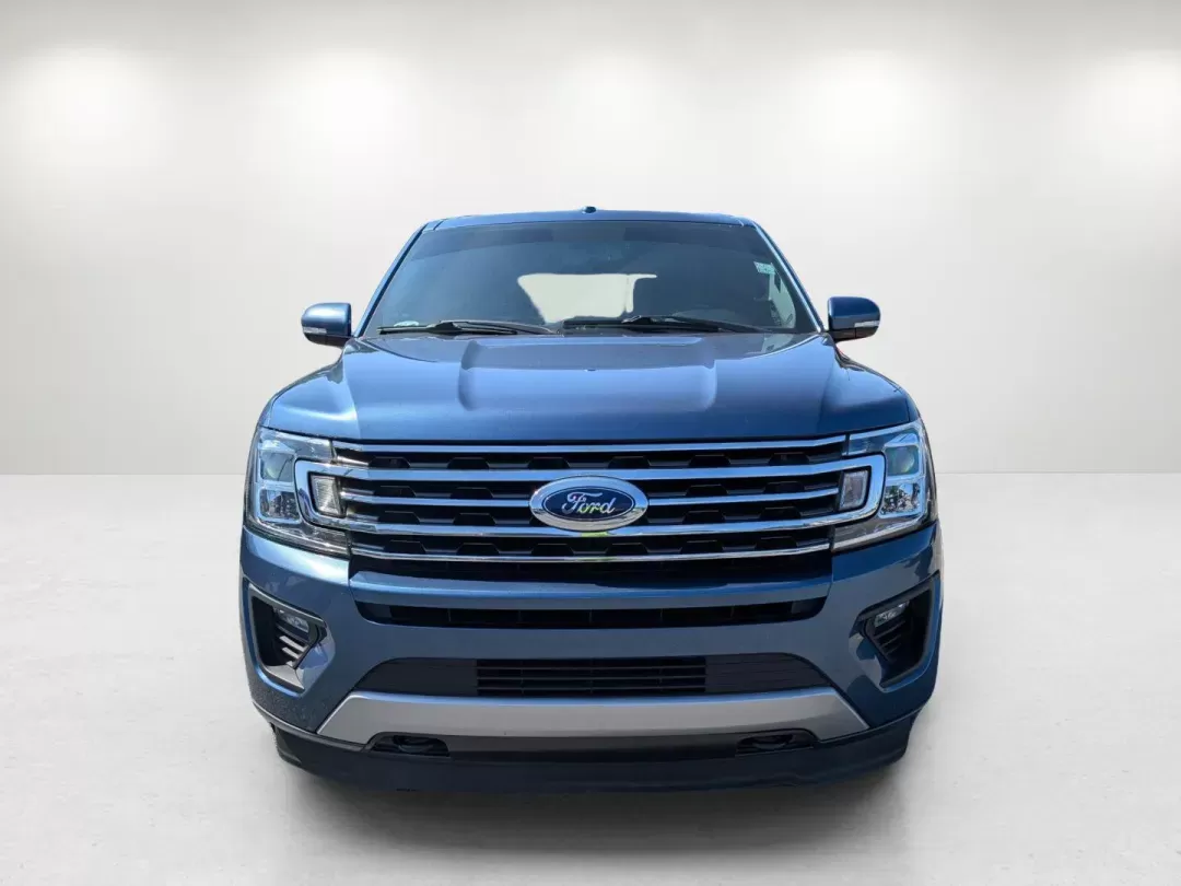 2018 Ford Expedition XLT (1FMJU1JT3JE) with an Other engine, located at 3959 U.S. 80 W, Phenix City, AL, 36870, (334) 297-4885, 32.469296, -85.135185 - Are you ready to elevate your family adventures or weekend getaways? Look no further than this stunning 2018 Ford Expedition XLT, available now at Gils Auto in Phenix City, AL. Perfectly designed for growing families and suitable for budget-conscious buyers, this SUV combines spaciousness, technolog - Photo#2
