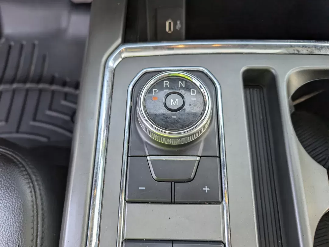 2018 Ford Expedition XLT (1FMJU1JT3JE) with an Other engine, located at 3959 U.S. 80 W, Phenix City, AL, 36870, (334) 297-4885, 32.469296, -85.135185 - Are you ready to elevate your family adventures or weekend getaways? Look no further than this stunning 2018 Ford Expedition XLT, available now at Gils Auto in Phenix City, AL. Perfectly designed for growing families and suitable for budget-conscious buyers, this SUV combines spaciousness, technolog - Photo#17