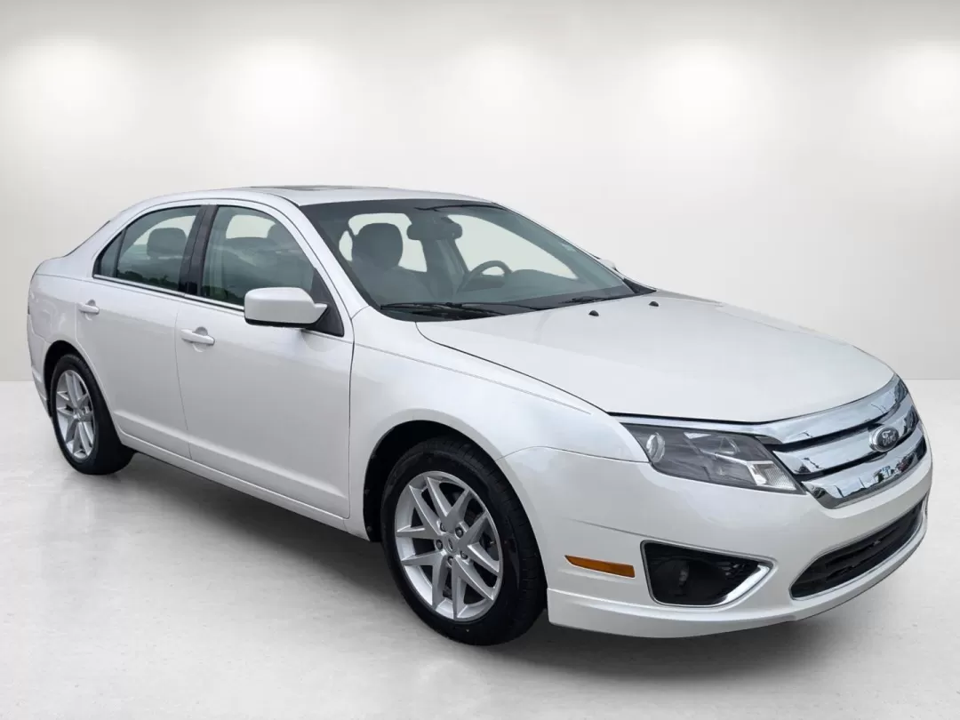 2012 Ford Fusion SEL (3FAHP0JG8CR) with an Other engine, located at 7000 Northlake Connector, Columbus, GA, 31904, (706) 987-8085, 32.524975, -84.978134 - **Experience Comfort and Reliability with This 2012 Ford Fusion SEL at Gils Auto - Opelika!**<br /> <br /> If you're searching for a dependable sedan that perfectly balances comfort and efficiency, look no further than this stunning 2012 Ford Fusion SEL at Gils Auto, located at 1430 Gateway Drive, O - Photo#2