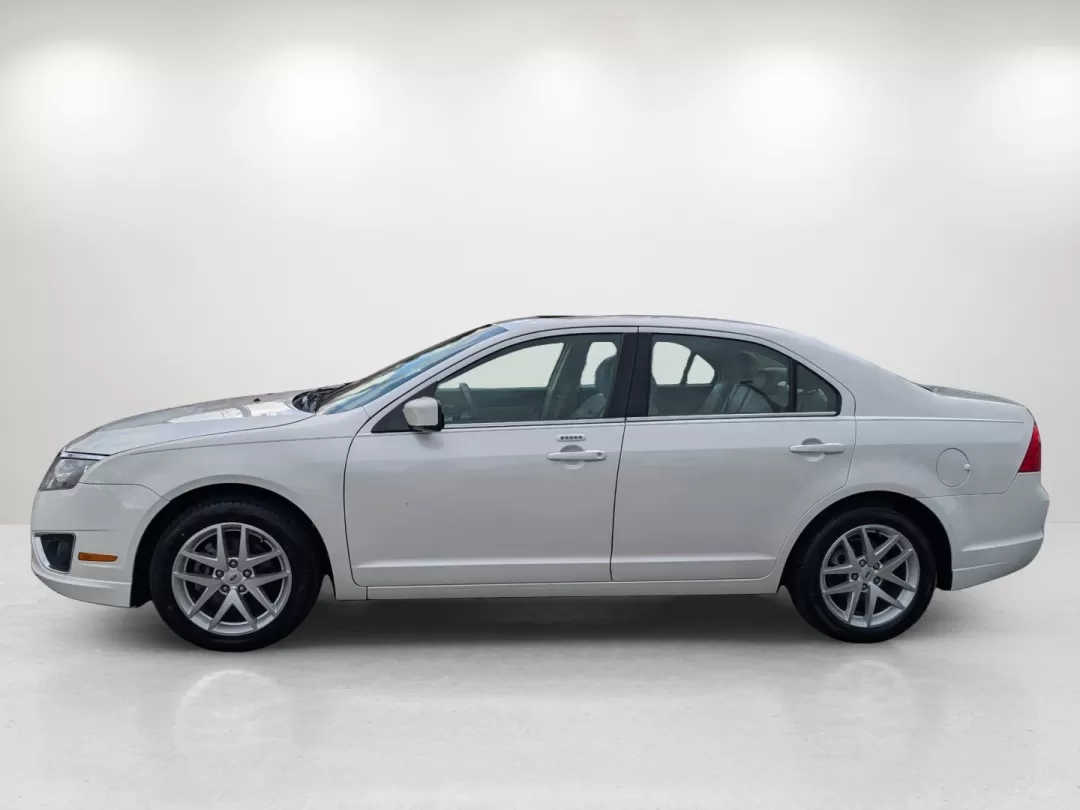 2012 Ford Fusion SEL (3FAHP0JG8CR) with an Other engine, located at 7000 Northlake Connector, Columbus, GA, 31904, (706) 987-8085, 32.524975, -84.978134 - **Experience Comfort and Reliability with This 2012 Ford Fusion SEL at Gils Auto - Opelika!**<br /> <br /> If you're searching for a dependable sedan that perfectly balances comfort and efficiency, look no further than this stunning 2012 Ford Fusion SEL at Gils Auto, located at 1430 Gateway Drive, O - Photo#7