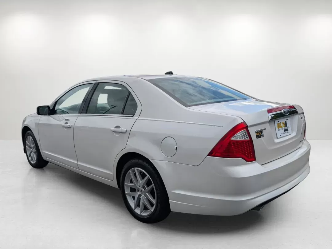 2012 Ford Fusion SEL (3FAHP0JG8CR) with an Other engine, located at 1430 Gateway Drive, Opelika, AL, 36801, (334) 239-0944, 32.637871, -85.409790 - **Discover Your Perfect Ride: 2012 Ford Fusion SEL at Gils Auto in Opelika, AL**<br /> <br /> Are you searching for a reliable sedan that effortlessly combines comfort, style, and practicality? Look no further than this 2012 Ford Fusion SEL, available now at Gils Auto, your trusted Buy Here Pay Here - Photo#6
