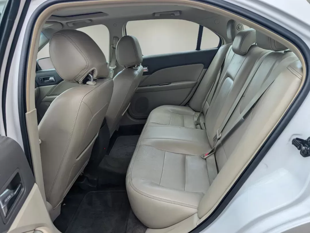 2012 Ford Fusion SEL (3FAHP0JG8CR) with an Other engine, located at 1430 Gateway Drive, Opelika, AL, 36801, (334) 239-0944, 32.637871, -85.409790 - **Discover Your Perfect Ride: 2012 Ford Fusion SEL at Gils Auto in Opelika, AL**<br /> <br /> Are you searching for a reliable sedan that effortlessly combines comfort, style, and practicality? Look no further than this 2012 Ford Fusion SEL, available now at Gils Auto, your trusted Buy Here Pay Here - Photo#10