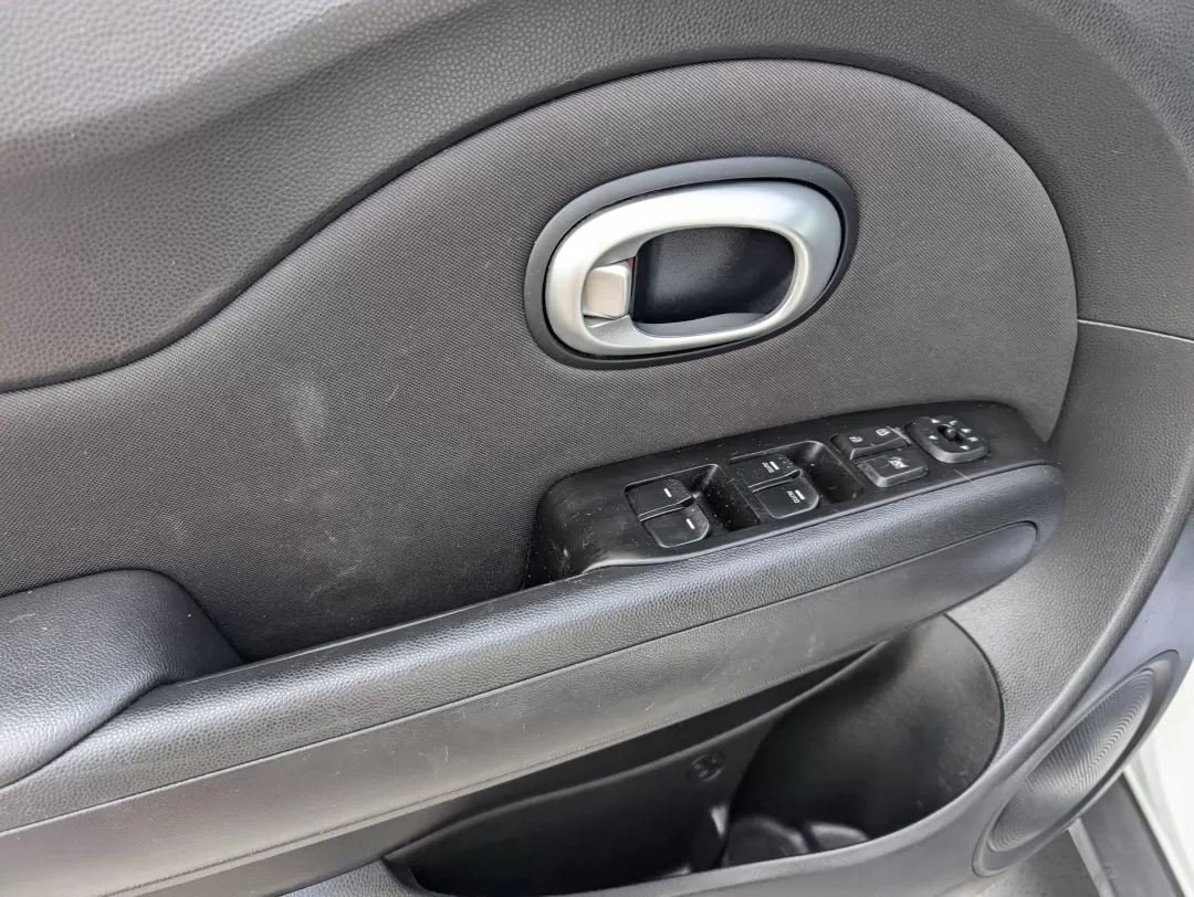 2015 /Black Kia Soul + (KNDJP3A59F7) with an Other engine, located at 3959 U.S. 80 W, Phenix City, AL, 36870, (334) 297-4885, 32.469296, -85.135185 - 2015 Kia Soul + - Photo#8