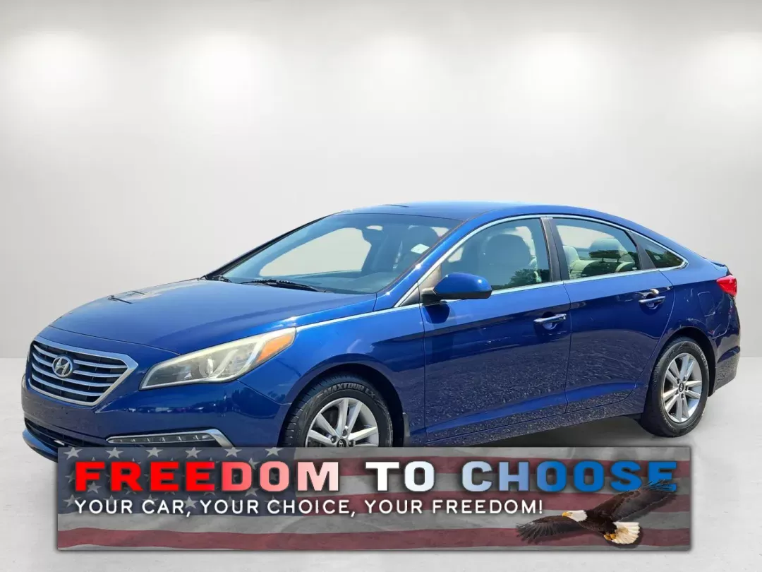 2015 /Gray Hyundai Sonata 2.4L SE (5NPE24AF7FH) with an Other engine, located at 1430 Gateway Drive, Opelika, AL, 36801, (334) 239-0944, 32.637871, -85.409790 - **Experience Comfort and Style with the 2015 Hyundai Sonata SE at Gils Auto in Opelika!**<br /> <br /> Are you ready to elevate your daily commute or weekend adventures? The 2015 Hyundai Sonata SE is the perfect blend of comfort, style, and efficiency, making it an ideal choice for budget-conscious - Photo#0