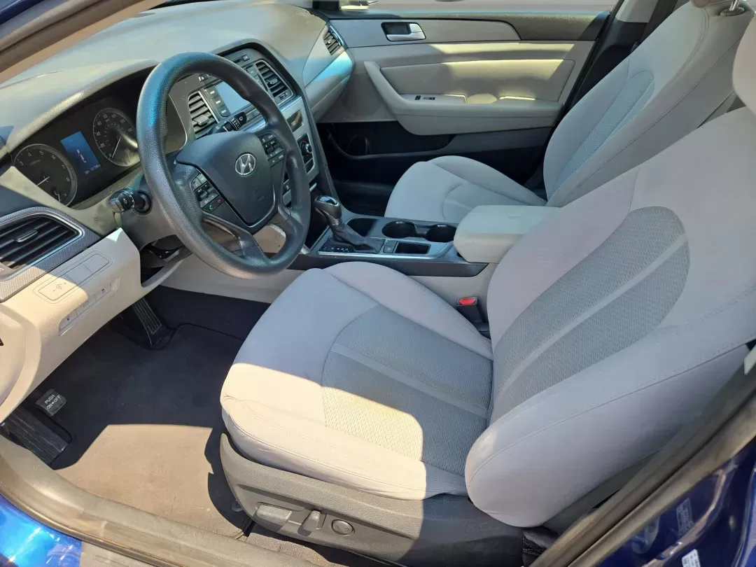 2015 /Gray Hyundai Sonata 2.4L SE (5NPE24AF7FH) with an Other engine, located at 1430 Gateway Drive, Opelika, AL, 36801, (334) 239-0944, 32.637871, -85.409790 - **Experience Comfort and Style with the 2015 Hyundai Sonata SE at Gils Auto in Opelika!**<br /> <br /> Are you ready to elevate your daily commute or weekend adventures? The 2015 Hyundai Sonata SE is the perfect blend of comfort, style, and efficiency, making it an ideal choice for budget-conscious - Photo#11