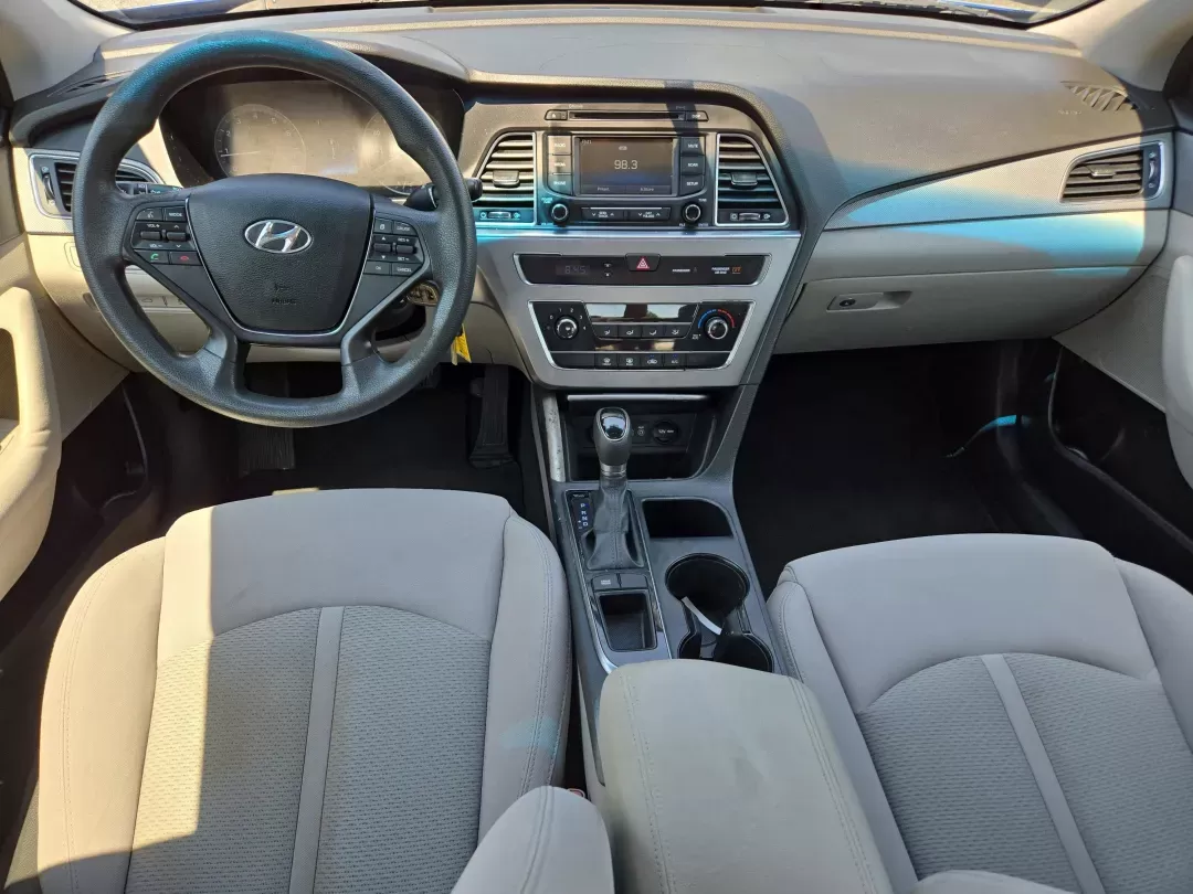 2015 /Gray Hyundai Sonata 2.4L SE (5NPE24AF7FH) with an Other engine, located at 1430 Gateway Drive, Opelika, AL, 36801, (334) 239-0944, 32.637871, -85.409790 - **Experience Comfort and Style with the 2015 Hyundai Sonata SE at Gils Auto in Opelika!**<br /> <br /> Are you ready to elevate your daily commute or weekend adventures? The 2015 Hyundai Sonata SE is the perfect blend of comfort, style, and efficiency, making it an ideal choice for budget-conscious - Photo#13