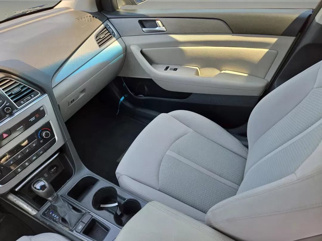2015 /Gray Hyundai Sonata 2.4L SE (5NPE24AF7FH) with an Other engine, located at 1430 Gateway Drive, Opelika, AL, 36801, (334) 239-0944, 32.637871, -85.409790 - **Experience Comfort and Style with the 2015 Hyundai Sonata SE at Gils Auto in Opelika!**<br /> <br /> Are you ready to elevate your daily commute or weekend adventures? The 2015 Hyundai Sonata SE is the perfect blend of comfort, style, and efficiency, making it an ideal choice for budget-conscious - Photo#14