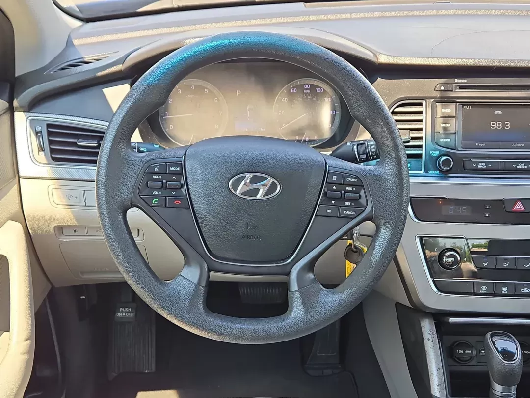 2015 /Gray Hyundai Sonata 2.4L SE (5NPE24AF7FH) with an Other engine, located at 1430 Gateway Drive, Opelika, AL, 36801, (334) 239-0944, 32.637871, -85.409790 - **Experience Comfort and Style with the 2015 Hyundai Sonata SE at Gils Auto in Opelika!**<br /> <br /> Are you ready to elevate your daily commute or weekend adventures? The 2015 Hyundai Sonata SE is the perfect blend of comfort, style, and efficiency, making it an ideal choice for budget-conscious - Photo#15