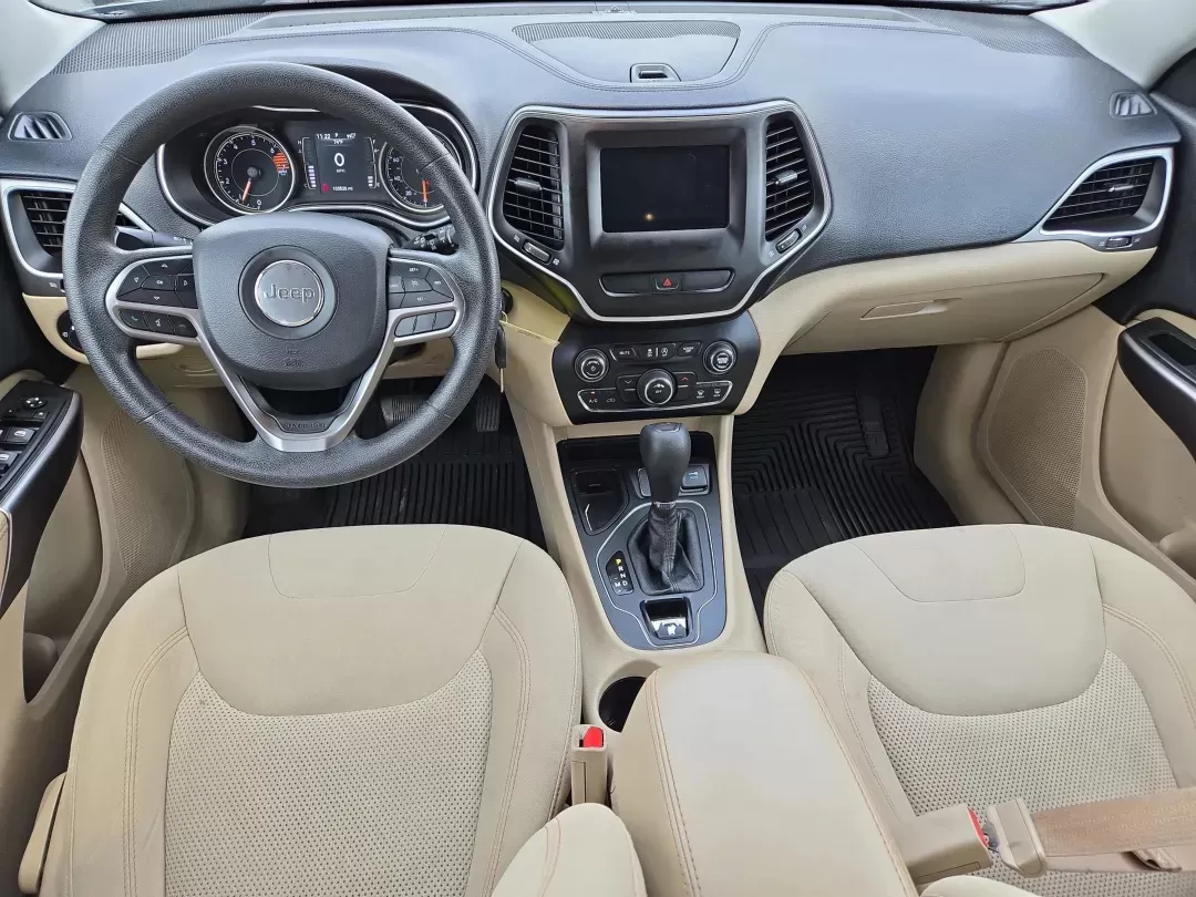 2019 /Lt Frost Beige/Black Jeep Cherokee Latitude (1C4PJLCB1KD) with an Other engine, located at 1430 Gateway Drive, Opelika, AL, 36801, (334) 239-0944, 32.637871, -85.409790 - **Discover Adventure with the 2019 Jeep Cherokee Latitude at Gils Auto!**<br /> <br /> Are you ready to elevate your driving experience? Whether you're embarking on family road trips, commuting to work, or enjoying weekend getaways, the 2019 Jeep Cherokee Latitude offers the versatility and comfort - Photo#13