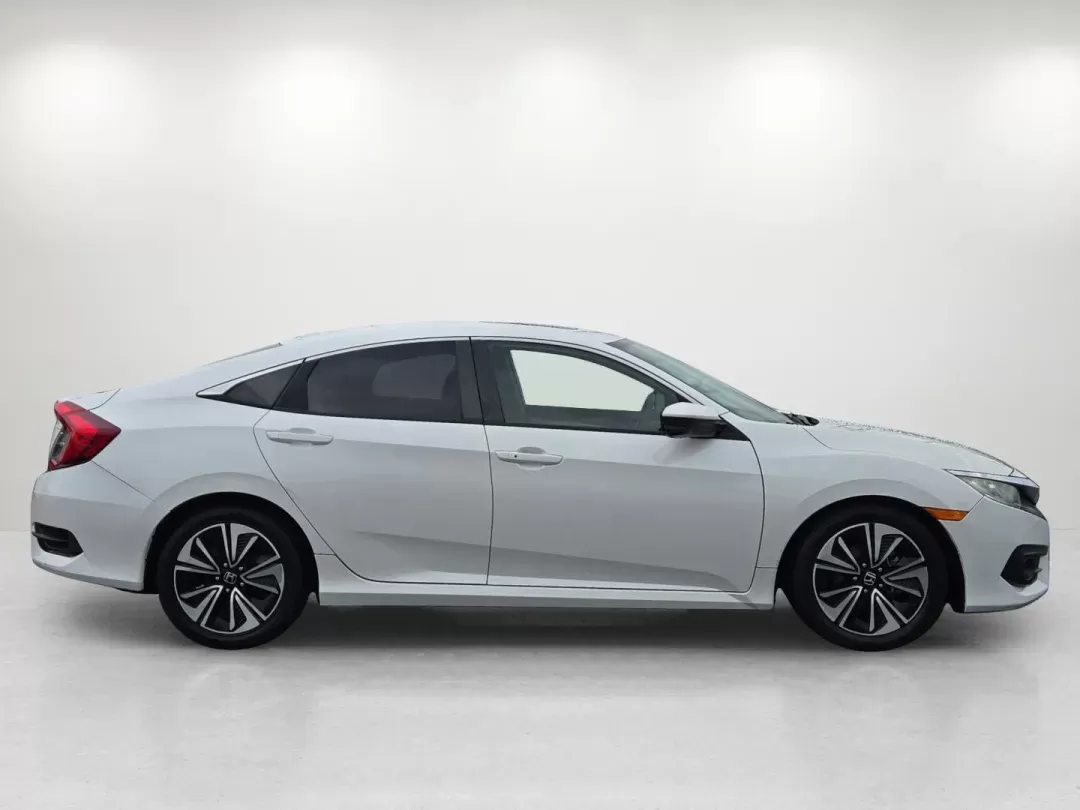 2016 Honda Civic Sedan EX-T (19XFC1F38GE) with an Other engine, located at 1430 Gateway Drive, Opelika, AL, 36801, (334) 239-0944, 32.637871, -85.409790 - **Discover Your New Adventure with This 2016 Honda Civic EX-T Sedan!**<br /> <br /> Are you in search of a reliable vehicle that can effortlessly transition from your daily commute to weekend adventures? Look no further! This 2016 Honda Civic Sedan EX-T is the perfect blend of style, performance, an - Photo#3
