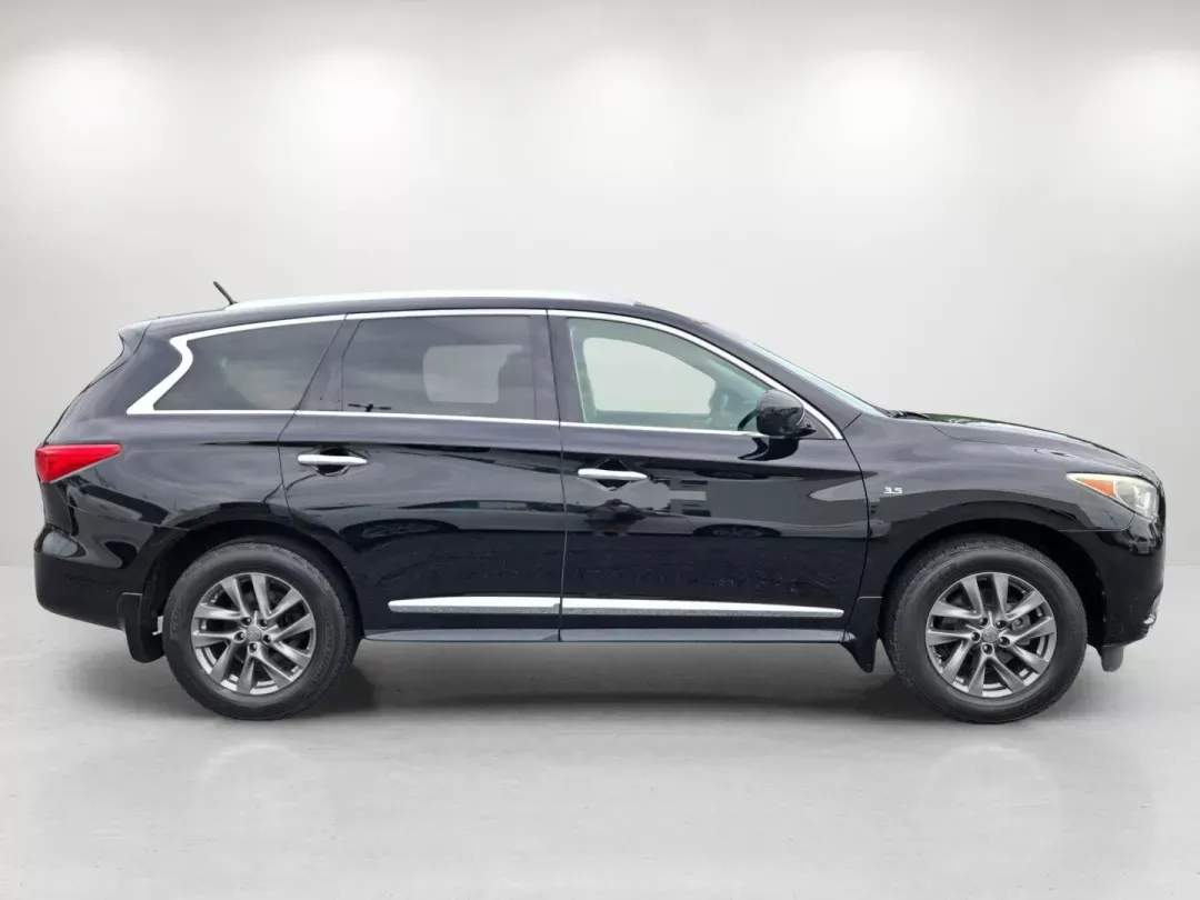 2014 /Graphite Infiniti QX60 (5N1AL0MM0EC) with an Other engine, located at 1430 Gateway Drive, Opelika, AL, 36801, (334) 239-0944, 32.637871, -85.409790 - **Explore the Open Road in Style: 2014 Infiniti QX60 at Gils Auto - Opelika**<br /> <br /> Are you ready to elevate your family adventures or transform your daily commute with a vehicle that's as versatile as your lifestyle? Look no further than this stunning 2014 Infiniti QX60, available now at Gil - Photo#3