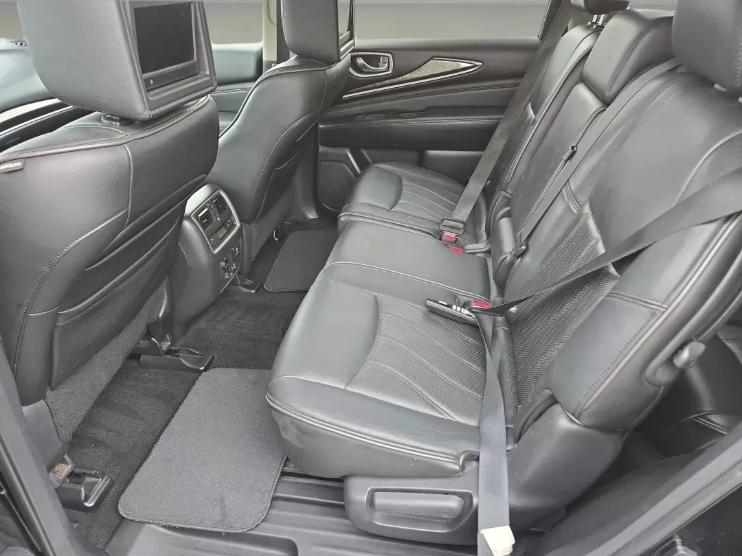 2014 /Graphite Infiniti QX60 (5N1AL0MM0EC) with an Other engine, located at 1430 Gateway Drive, Opelika, AL, 36801, (334) 239-0944, 32.637871, -85.409790 - **Explore the Open Road in Style: 2014 Infiniti QX60 at Gils Auto - Opelika**<br /> <br /> Are you ready to elevate your family adventures or transform your daily commute with a vehicle that's as versatile as your lifestyle? Look no further than this stunning 2014 Infiniti QX60, available now at Gil - Photo#12