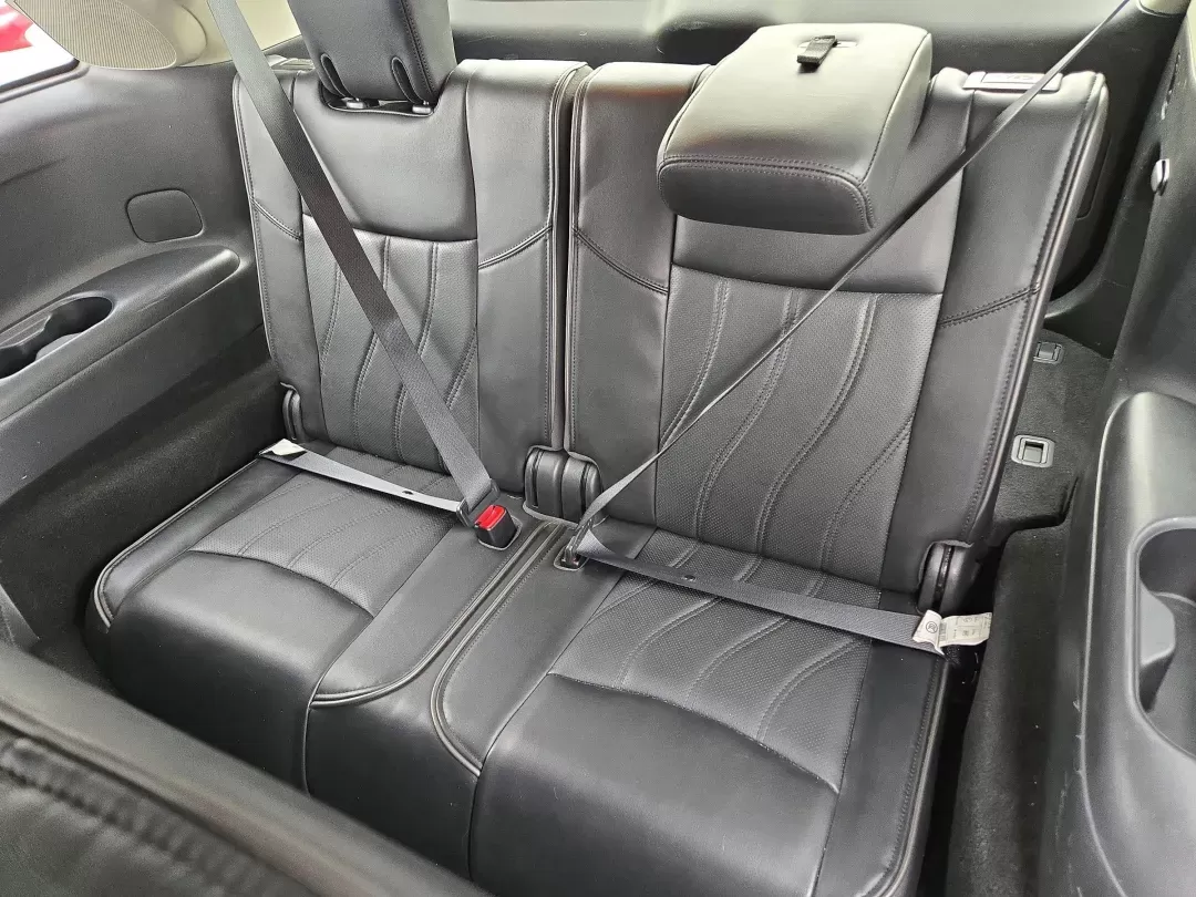 2014 /Graphite Infiniti QX60 (5N1AL0MM0EC) with an Other engine, located at 1430 Gateway Drive, Opelika, AL, 36801, (334) 239-0944, 32.637871, -85.409790 - **Explore the Open Road in Style: 2014 Infiniti QX60 at Gils Auto - Opelika**<br /> <br /> Are you ready to elevate your family adventures or transform your daily commute with a vehicle that's as versatile as your lifestyle? Look no further than this stunning 2014 Infiniti QX60, available now at Gil - Photo#13