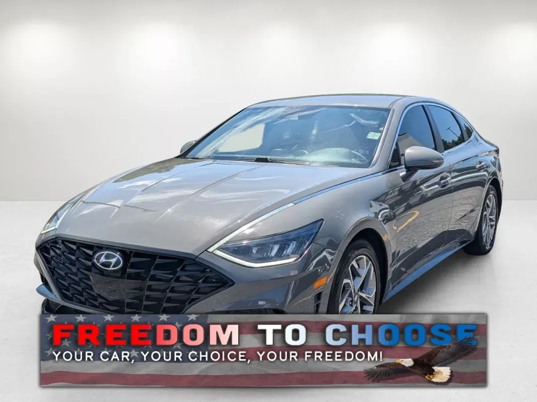 2020 /Dark Gray Hyundai Sonata SEL (5NPEL4JA3LH) with an Other engine, located at 1430 Gateway Drive, Opelika, AL, 36801, (334) 239-0944, 32.637871, -85.409790 - ### Experience Comfort and Style with the 2020 Hyundai Sonata SEL in Opelika, AL!<br /> <br /> Are you searching for the perfect sedan that balances luxury and practicality for your daily commutes? Look no further than the 2020 Hyundai Sonata SEL, available now at Gils Auto in Opelika, AL! This styl - Photo#0