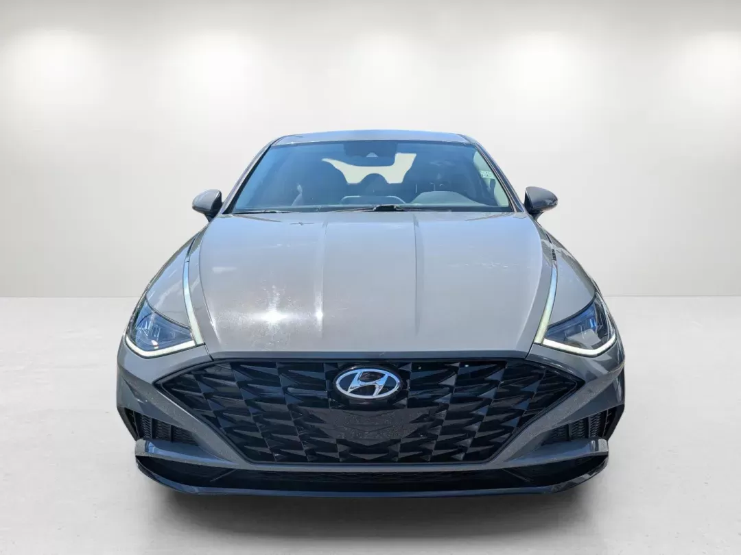 2020 /Dark Gray Hyundai Sonata SEL (5NPEL4JA3LH) with an Other engine, located at 1430 Gateway Drive, Opelika, AL, 36801, (334) 239-0944, 32.637871, -85.409790 - ### Experience Comfort and Style with the 2020 Hyundai Sonata SEL in Opelika, AL!<br /> <br /> Are you searching for the perfect sedan that balances luxury and practicality for your daily commutes? Look no further than the 2020 Hyundai Sonata SEL, available now at Gils Auto in Opelika, AL! This styl - Photo#1
