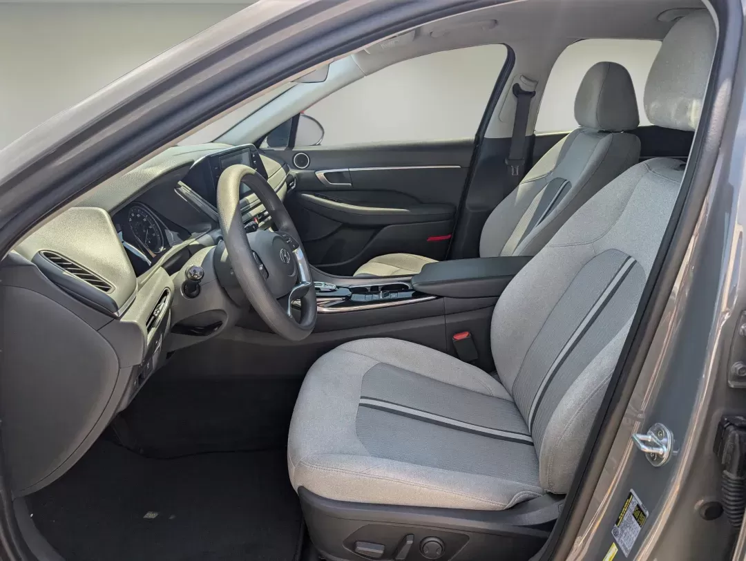 2020 /Dark Gray Hyundai Sonata SEL (5NPEL4JA3LH) with an Other engine, located at 1430 Gateway Drive, Opelika, AL, 36801, (334) 239-0944, 32.637871, -85.409790 - ### Experience Comfort and Style with the 2020 Hyundai Sonata SEL in Opelika, AL!<br /> <br /> Are you searching for the perfect sedan that balances luxury and practicality for your daily commutes? Look no further than the 2020 Hyundai Sonata SEL, available now at Gils Auto in Opelika, AL! This styl - Photo#9