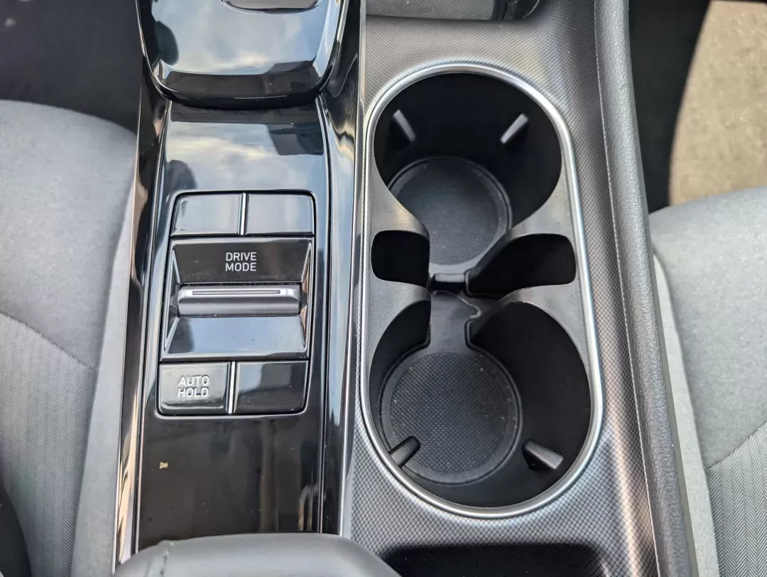 2020 /Dark Gray Hyundai Sonata SEL (5NPEL4JA3LH) with an Other engine, located at 1430 Gateway Drive, Opelika, AL, 36801, (334) 239-0944, 32.637871, -85.409790 - ### Experience Comfort and Style with the 2020 Hyundai Sonata SEL in Opelika, AL!<br /> <br /> Are you searching for the perfect sedan that balances luxury and practicality for your daily commutes? Look no further than the 2020 Hyundai Sonata SEL, available now at Gils Auto in Opelika, AL! This styl - Photo#12