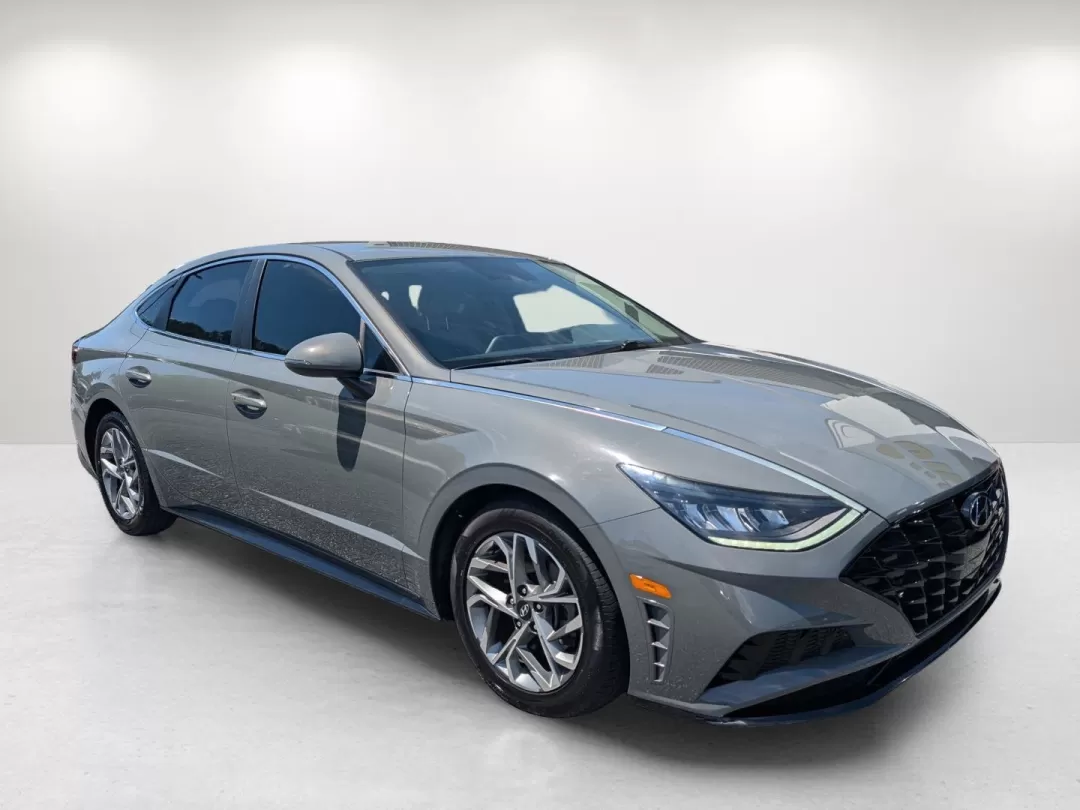2020 /Dark Gray Hyundai Sonata SEL (5NPEL4JA3LH) with an Other engine, located at 804 22nd Ave, Phenix City, AL, 36870, (334) 297-1860, 32.484749, -85.024475 - **Discover a New Level of Comfort and Style with the 2020 Hyundai Sonata SEL at Gils Auto Opelika!**<br /> <br /> Are you in the market for a vehicle that perfectly balances style, performance, and safety? Look no further than the 2020 Hyundai Sonata SEL, now available at Gils Auto located at 1430 - Photo#2
