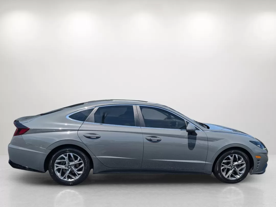 2020 /Dark Gray Hyundai Sonata SEL (5NPEL4JA3LH) with an Other engine, located at 804 22nd Ave, Phenix City, AL, 36870, (334) 297-1860, 32.484749, -85.024475 - **Discover a New Level of Comfort and Style with the 2020 Hyundai Sonata SEL at Gils Auto Opelika!**<br /> <br /> Are you in the market for a vehicle that perfectly balances style, performance, and safety? Look no further than the 2020 Hyundai Sonata SEL, now available at Gils Auto located at 1430 - Photo#3