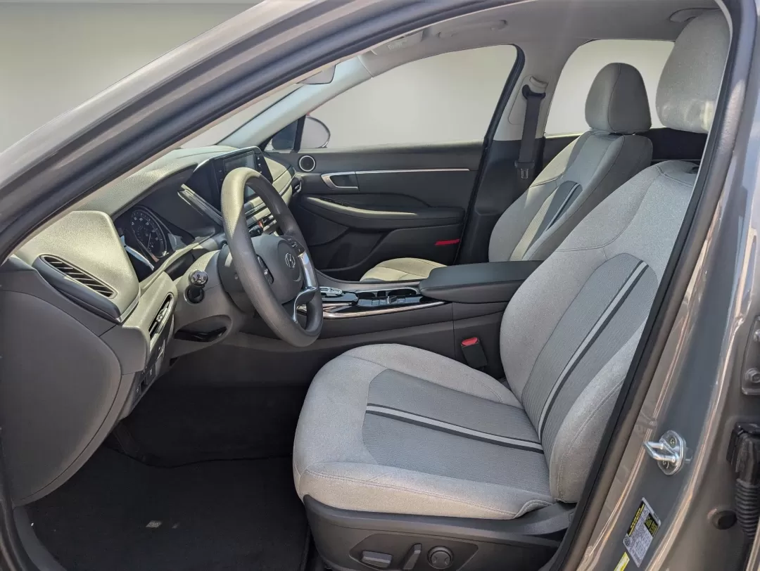 2020 /Dark Gray Hyundai Sonata SEL (5NPEL4JA3LH) with an Other engine, located at 804 22nd Ave, Phenix City, AL, 36870, (334) 297-1860, 32.484749, -85.024475 - **Discover a New Level of Comfort and Style with the 2020 Hyundai Sonata SEL at Gils Auto Opelika!**<br /> <br /> Are you in the market for a vehicle that perfectly balances style, performance, and safety? Look no further than the 2020 Hyundai Sonata SEL, now available at Gils Auto located at 1430 - Photo#9