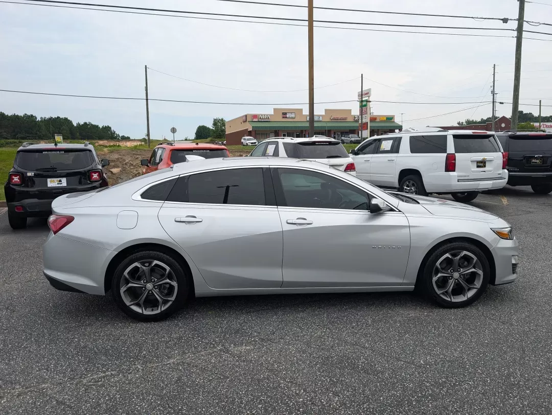 2021 /Jet Black Chevrolet Malibu LT (1G1ZD5STXMF) with an Other engine, located at 1430 Gateway Drive, Opelika, AL, 36801, (334) 239-0944, 32.637871, -85.409790 - **Discover Your Next Adventure with the 2021 Chevrolet Malibu LT at Gils Auto - Opelika!**<br /> <br /> Are you on the hunt for a dependable sedan that effortlessly combines style, comfort, and modern technology? Look no further! The **2021 Chevrolet Malibu LT** is designed for those who value versa - Photo#3