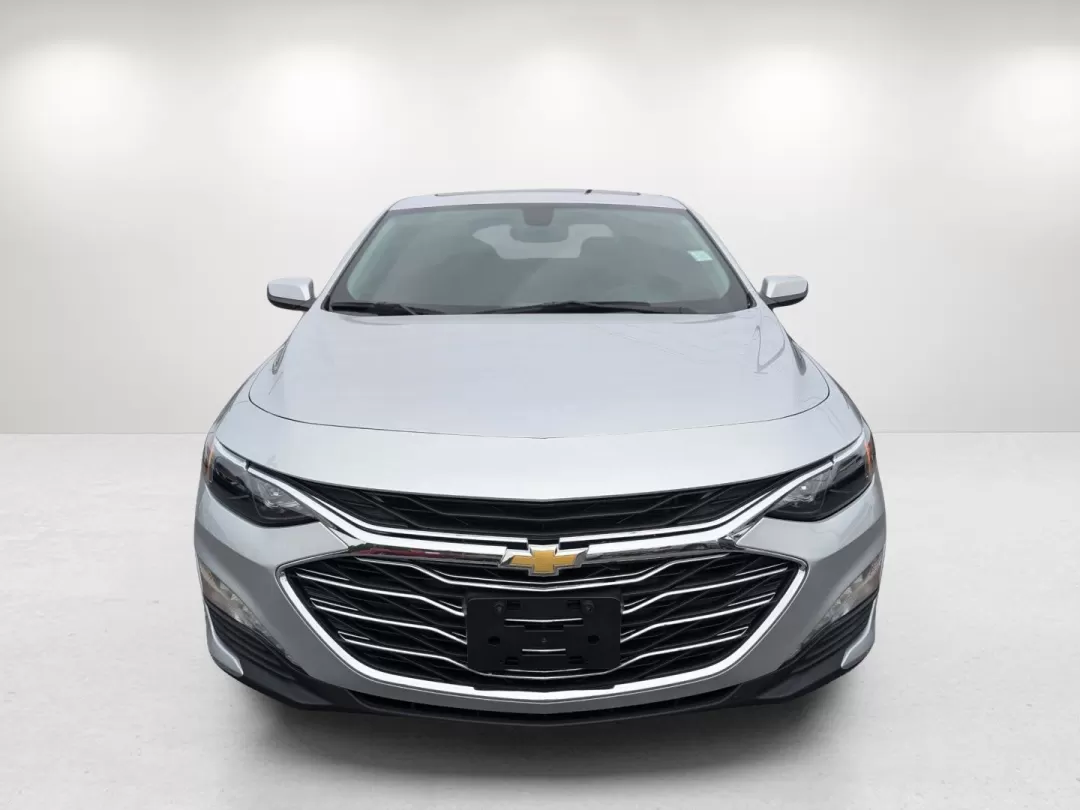 2021 /Jet Black Chevrolet Malibu LT (1G1ZD5STXMF) with an Other engine, located at 1430 Gateway Drive, Opelika, AL, 36801, (334) 239-0944, 32.637871, -85.409790 - **Elevate Your Daily Drive with the 2021 Chevrolet Malibu LT from Gils Auto!**<br /> <br /> Are you looking for a sleek, reliable sedan that comfortably accommodates your family's daily journey or weekend adventures? Look no further than the stunning 2021 Chevrolet Malibu LT, available now at Gils A - Photo#2