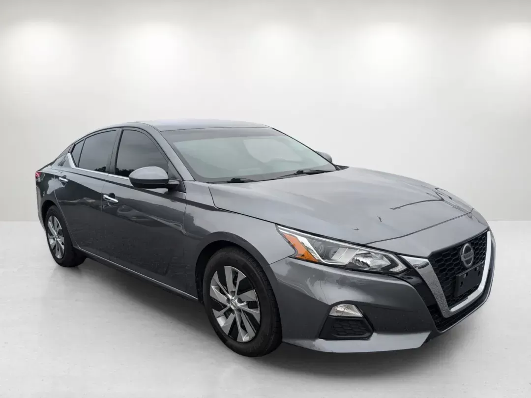 2020 /Charcoal Nissan Altima 2.5 S (1N4BL4BV3LC) with an Other engine, located at 1430 Gateway Drive, Opelika, AL, 36801, (334) 239-0944, 32.637871, -85.409790 - **Discover Freedom on the Road with the 2020 Nissan Altima at Gils Auto - Opelika!**<br /> <br /> Are you ready to elevate your daily commute or embark on unforgettable weekend adventures? The 2020 Nissan Altima, available at Gils Auto in Opelika, AL, is the perfect blend of comfort, efficiency, and - Photo#2