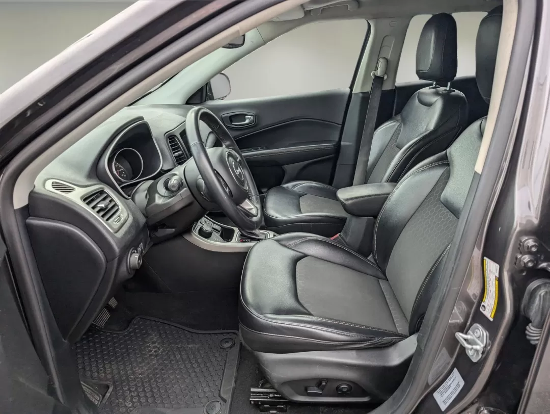 2017 /Black Jeep Compass Latitude (3C4NJDBBXHT) with an Other engine, located at 1430 Gateway Drive, Opelika, AL, 36801, (334) 239-0944, 32.637871, -85.409790 - Discover the perfect blend of style, versatility, and capability with this stunning 2017 Jeep Compass Latitude, available now at Gils Auto in Opelika, AL. This SUV is not just a vehicle; it's a lifestyle choice that's ideal for weekend adventures, family outings, or daily commutes. Whether you're na - Photo#10