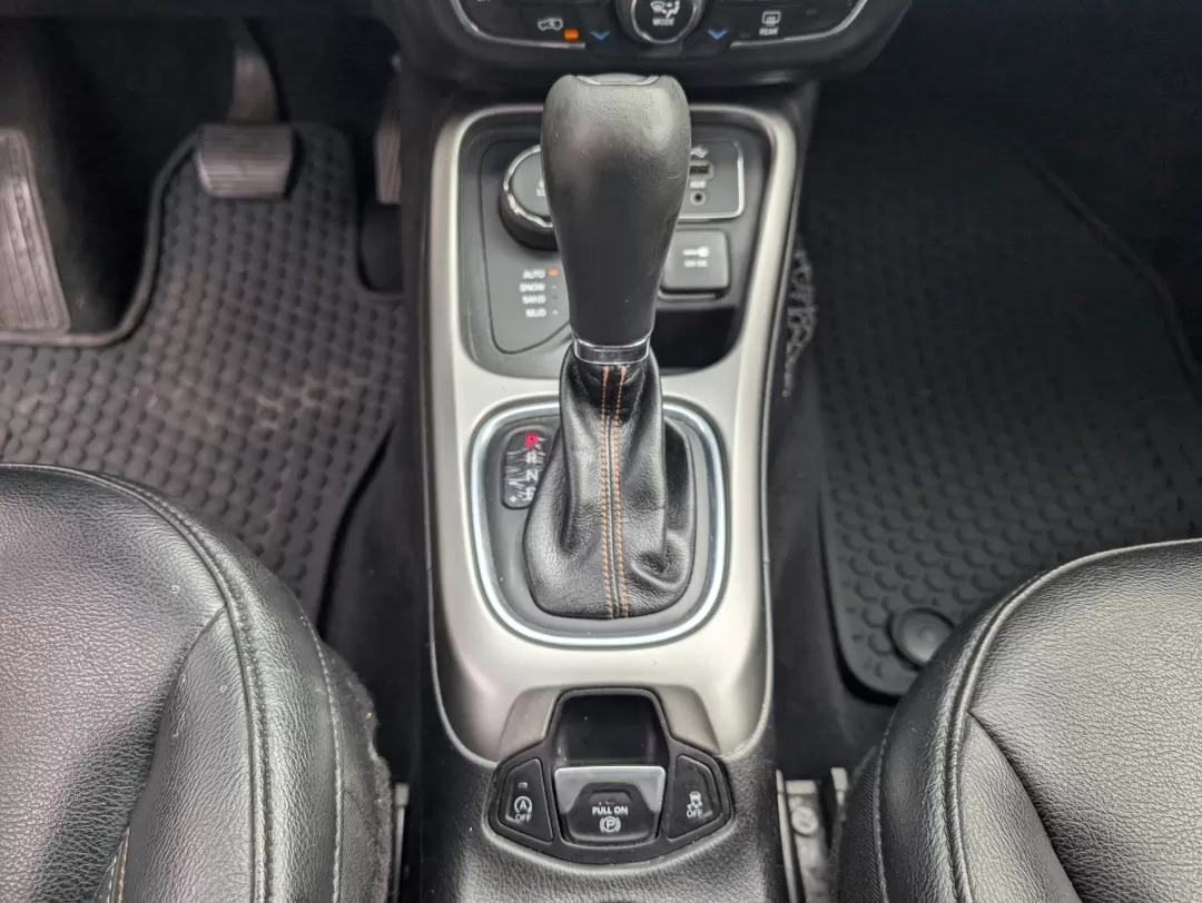 2017 /Black Jeep Compass Latitude (3C4NJDBBXHT) with an Other engine, located at 1430 Gateway Drive, Opelika, AL, 36801, (334) 239-0944, 32.637871, -85.409790 - Discover the perfect blend of style, versatility, and capability with this stunning 2017 Jeep Compass Latitude, available now at Gils Auto in Opelika, AL. This SUV is not just a vehicle; it's a lifestyle choice that's ideal for weekend adventures, family outings, or daily commutes. Whether you're na - Photo#14