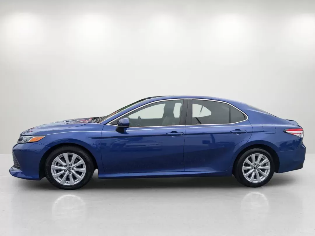 2018 Toyota Camry LE (4T1B11HK8JU) with an Other engine, located at 1430 Gateway Drive, Opelika, AL, 36801, (334) 239-0944, 32.637871, -85.409790 - **Drive into Your Next Adventure with the 2018 Toyota Camry LE at Gils Auto!**<br /> <br /> Are you ready to embrace a new chapter of road trips, family outings, or daily commutes? The 2018 Toyota Camry LE, available now at Gils Auto in Opelika, AL, is the perfect companion for any lifestyle. This s - Photo#7